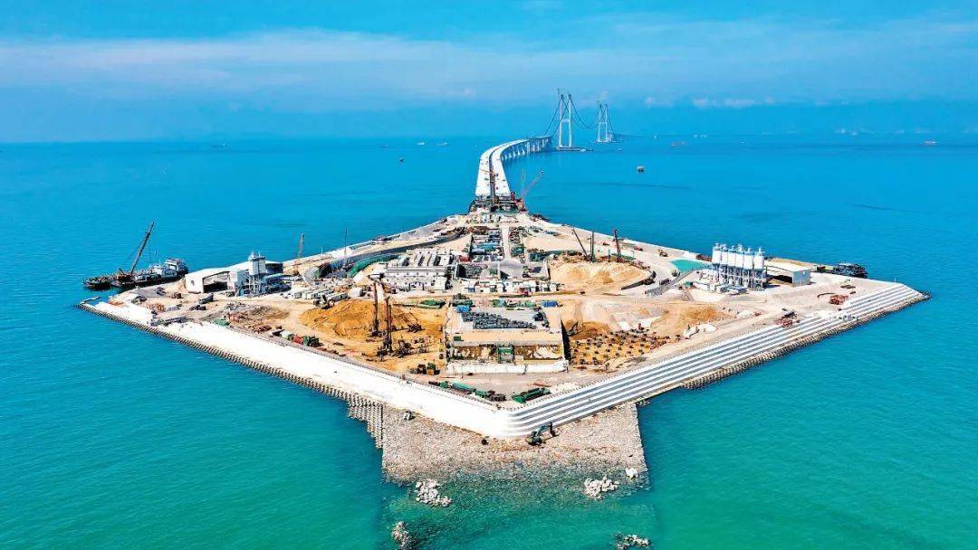 深中通道西人工岛现浇隧道主体结构完工丨台风"尼格"或进入深圳市500