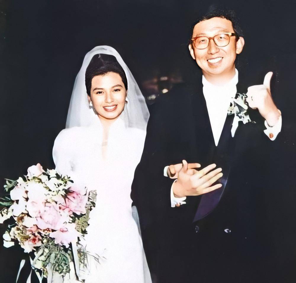 "顶流港姐"钟楚红:曾迷倒成龙,刘德华,年过花甲却孤身一人_朱家鼎