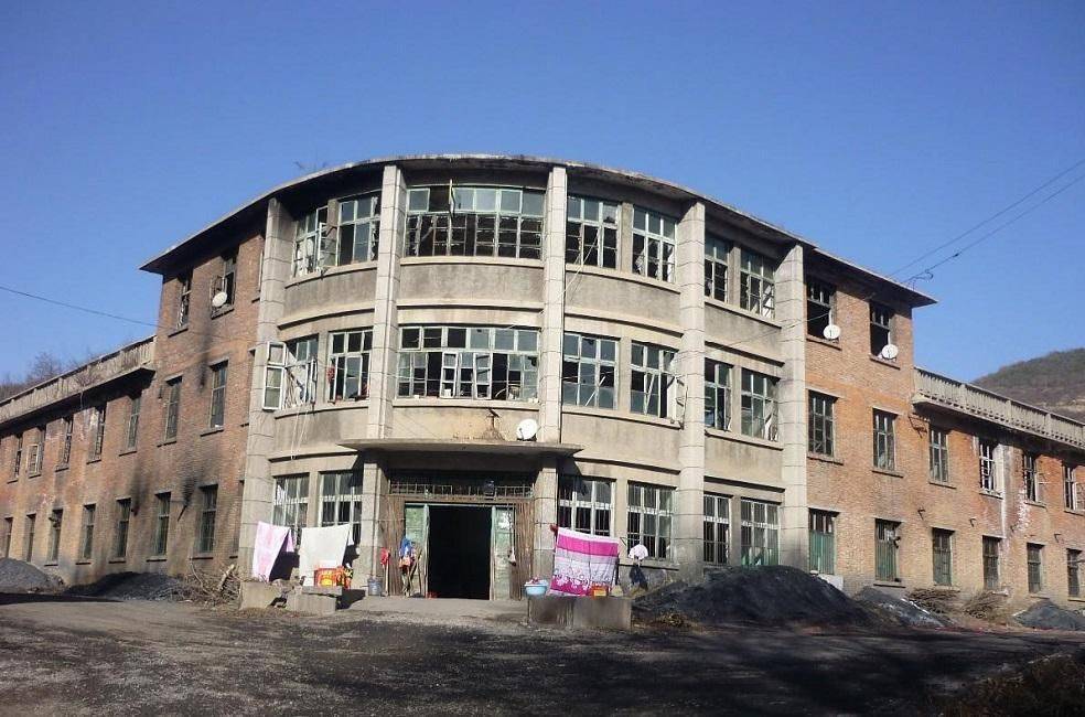 陕西铜川兵工厂旧址,青砖灰瓦古朴古香,保存完好有人居住
