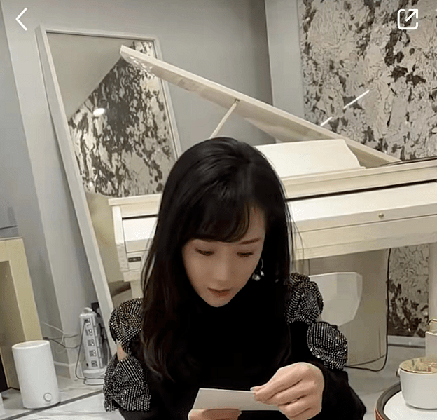 演员李念被指变脸认不出!