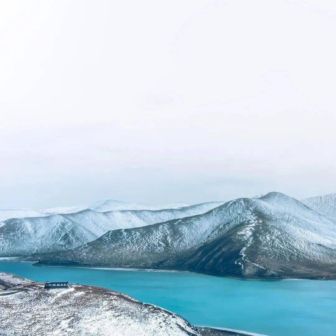 冬日羊湖,是很少下雪的,一般冬天里去羊湖,大多数时候看到的是下面
