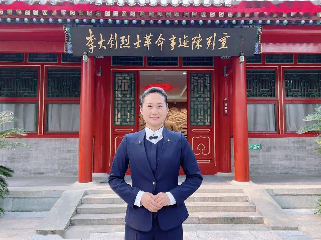 作为李大钊妻子的赵纫兰,一直默默支持丈夫,在等待中度过.