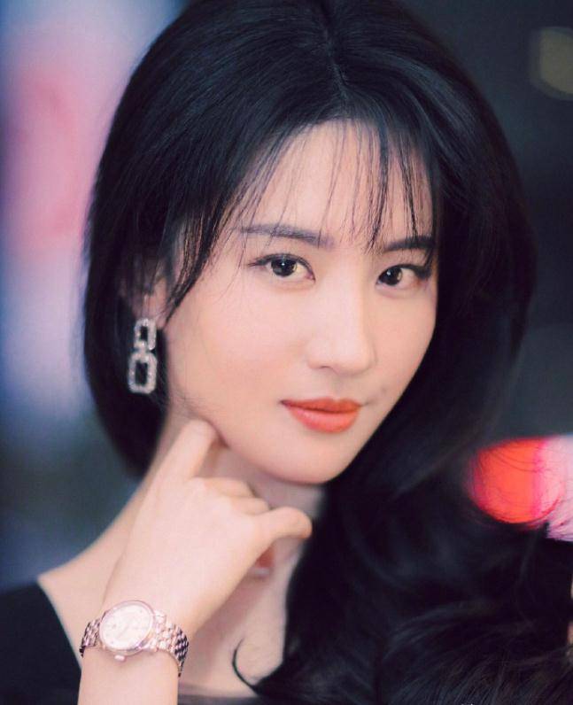 惊曝刘亦菲18岁老照片!