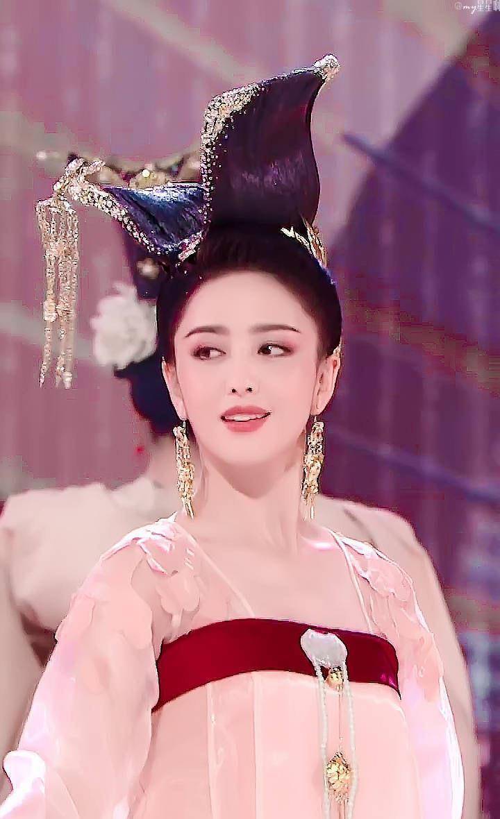 佟丽娅舞蹈表演造型美艳,被粉丝强烈要求拍古装剧!_舞台_网友_照片