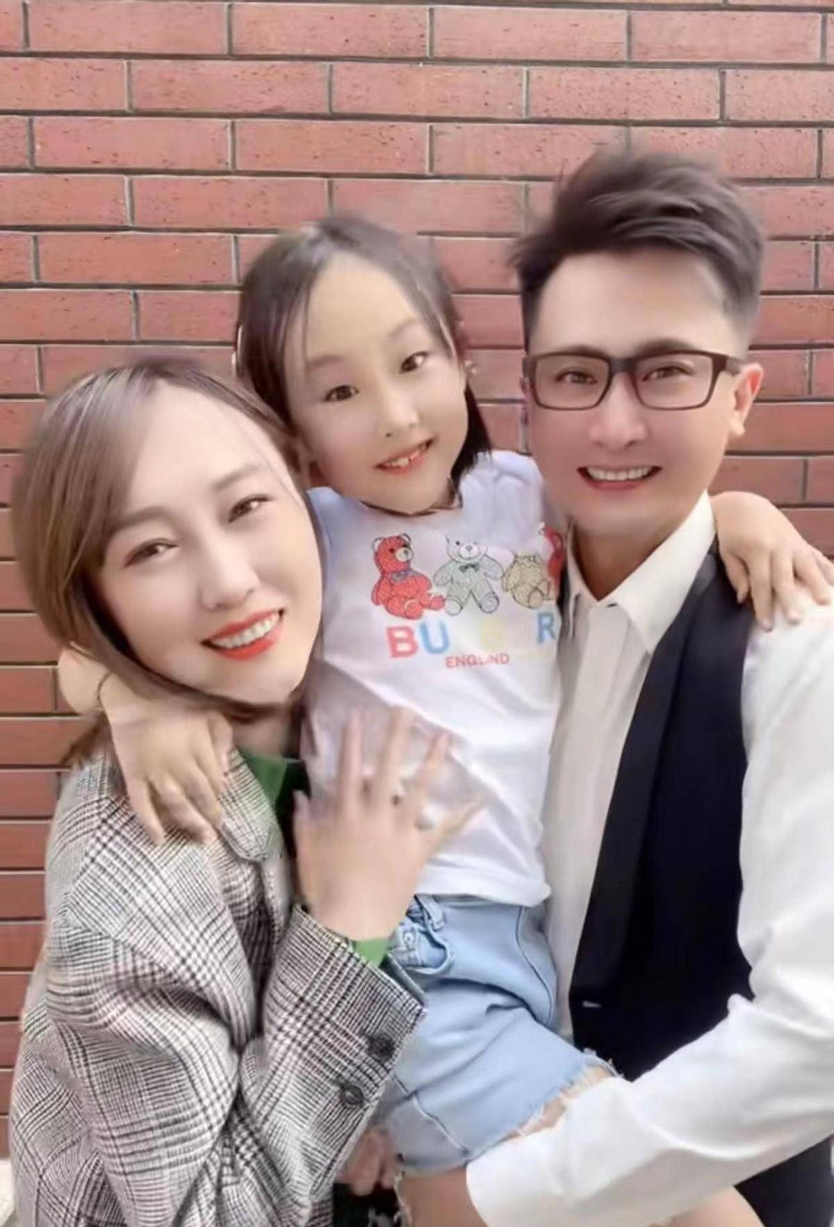 杨帆:与张蕾恋情是绯闻,真爱是青梅竹马,如今女儿最让他自豪_张磊