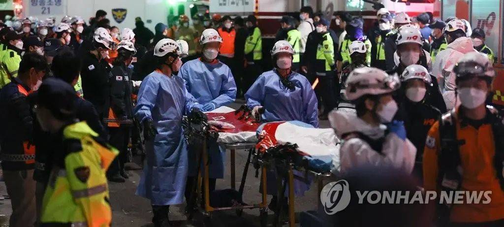 韩国梨泰院踩踏事故中，有6名中学生遇难