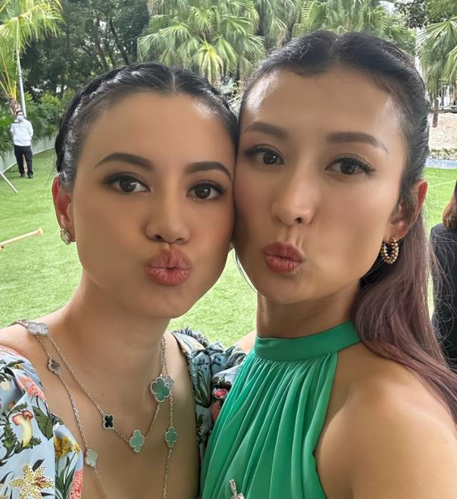 一众富婆现身高档私人聚会!