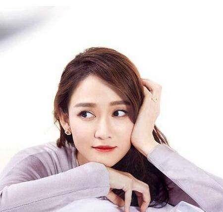 国家一级演员王卫国:回乡祭祖,发现自己被印在冥币上,勃然大怒_因为