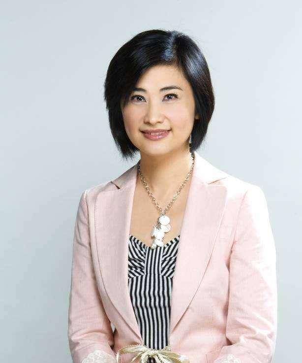 凤凰电视台美女主持:依旧少女感十足演绎人生光辉一幕,她做到了_吴