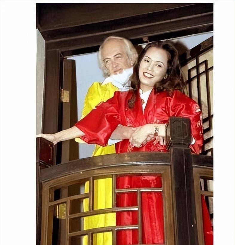 "歌坛天后"韦唯:因跨国婚姻被冻结资产,今星途惨淡综艺一轮游_迈克尔