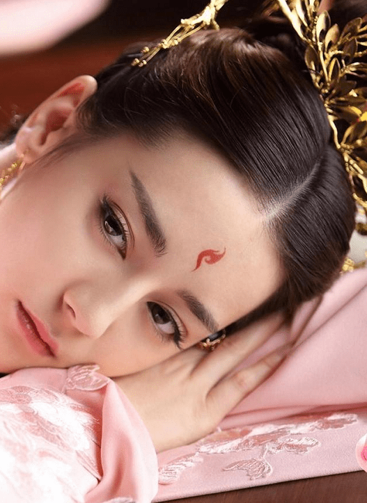 古装剧中的"眉心妆",花千骨霸气,凤九可爱,武则天宛如画中仙_刘诗诗