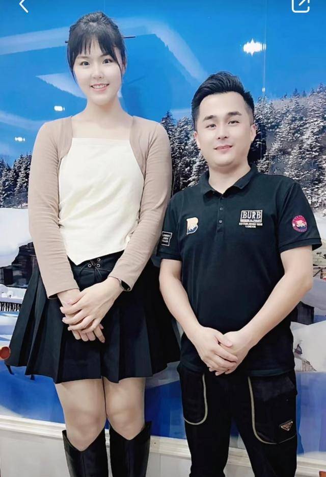 李月汝打卡赵睿饭店!