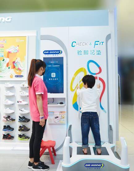 1岁开始拍戏的童星陈天雨脱颖而出,靠的是这些_孩子_足部_情况