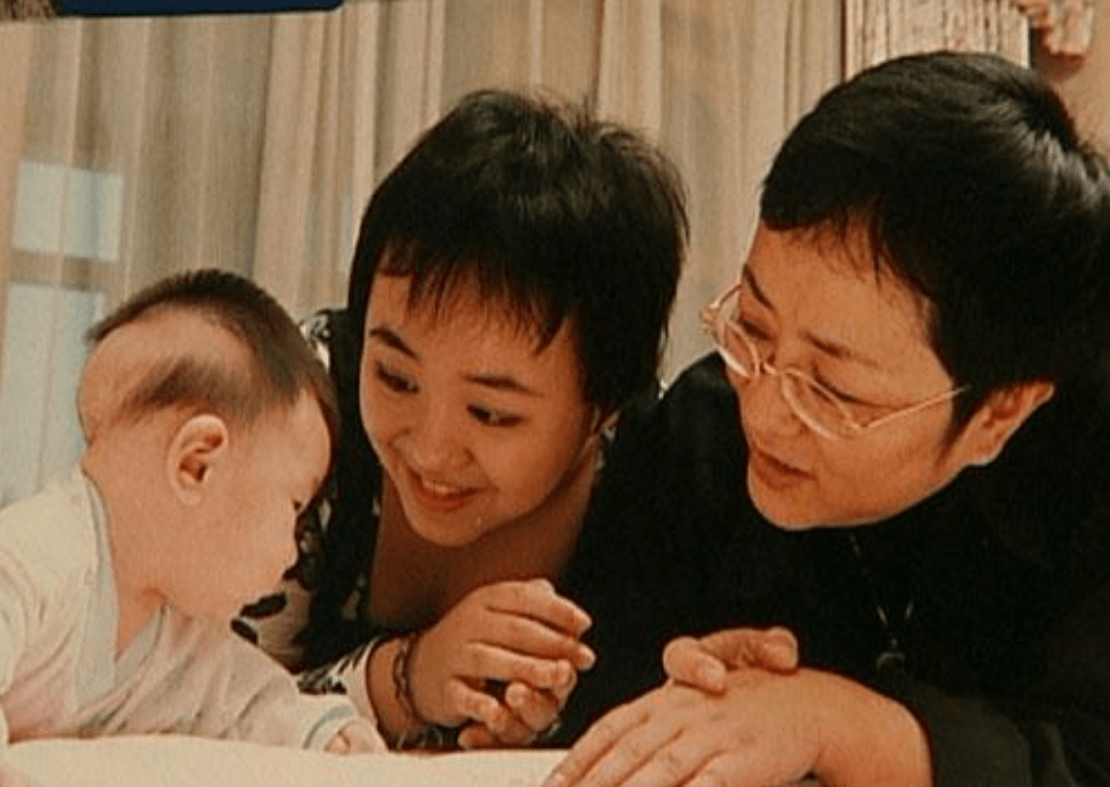 著名歌唱家谢莉斯:50岁患脑梗,67岁女儿去世,今把外孙女当女儿_王洁实