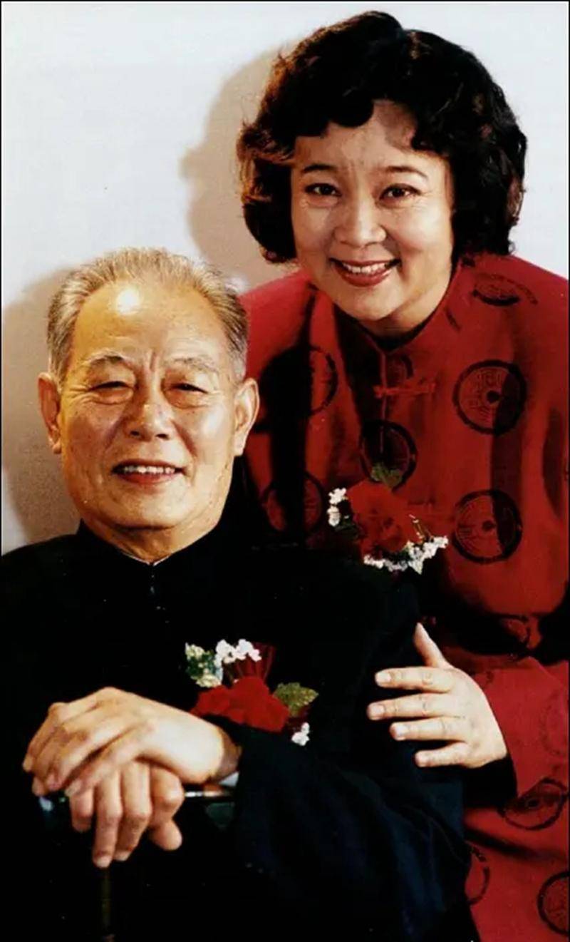 电影门外汉到著名艺术家,86岁张勇手痴心不改,与陶玉玲合作6次_军人