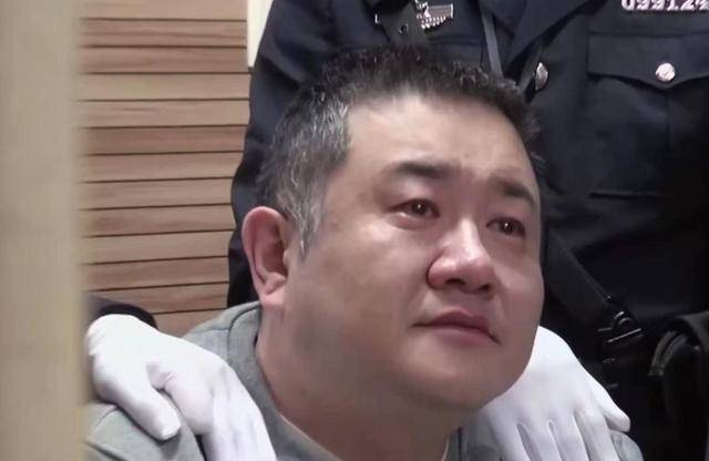 孙小果死刑前泪奔,老母亲含泪忏悔_汪某_昆明_黑社会