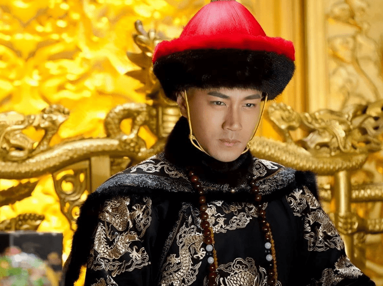 为什么清朝八旗中，正白旗能够和两黄旗平起平坐，成为上三旗_努尔哈赤_皇太极_牛录