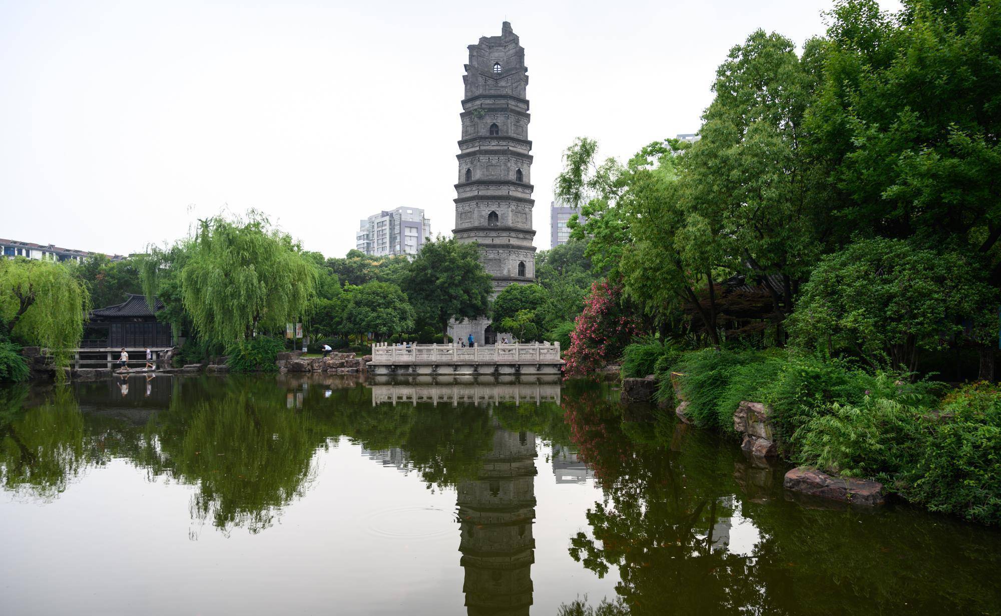 江苏"待遇最高"的古塔,迄今千余年历史,因它建了一座江南园林_江阴