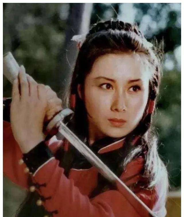 丁岚:21岁最火时换国籍结婚,4年后离婚事业毁,58岁成富豪_电影_李连杰