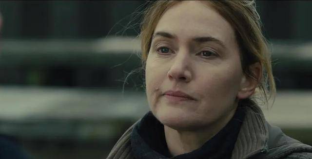 《东城梦魇》:小镇的熟人生态圈,和一个女人的中年危机_mare_生活