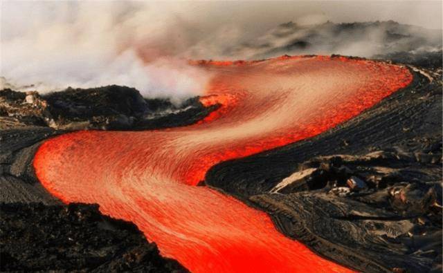 海底火山爆发后,为何海水不能将火山浇灭?