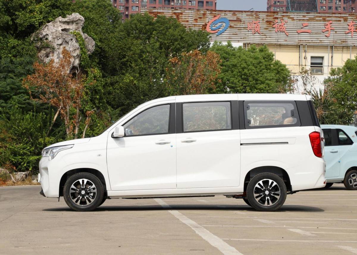 起售价14.48万元,东风小康风光e380上市,最高续航可达301公里