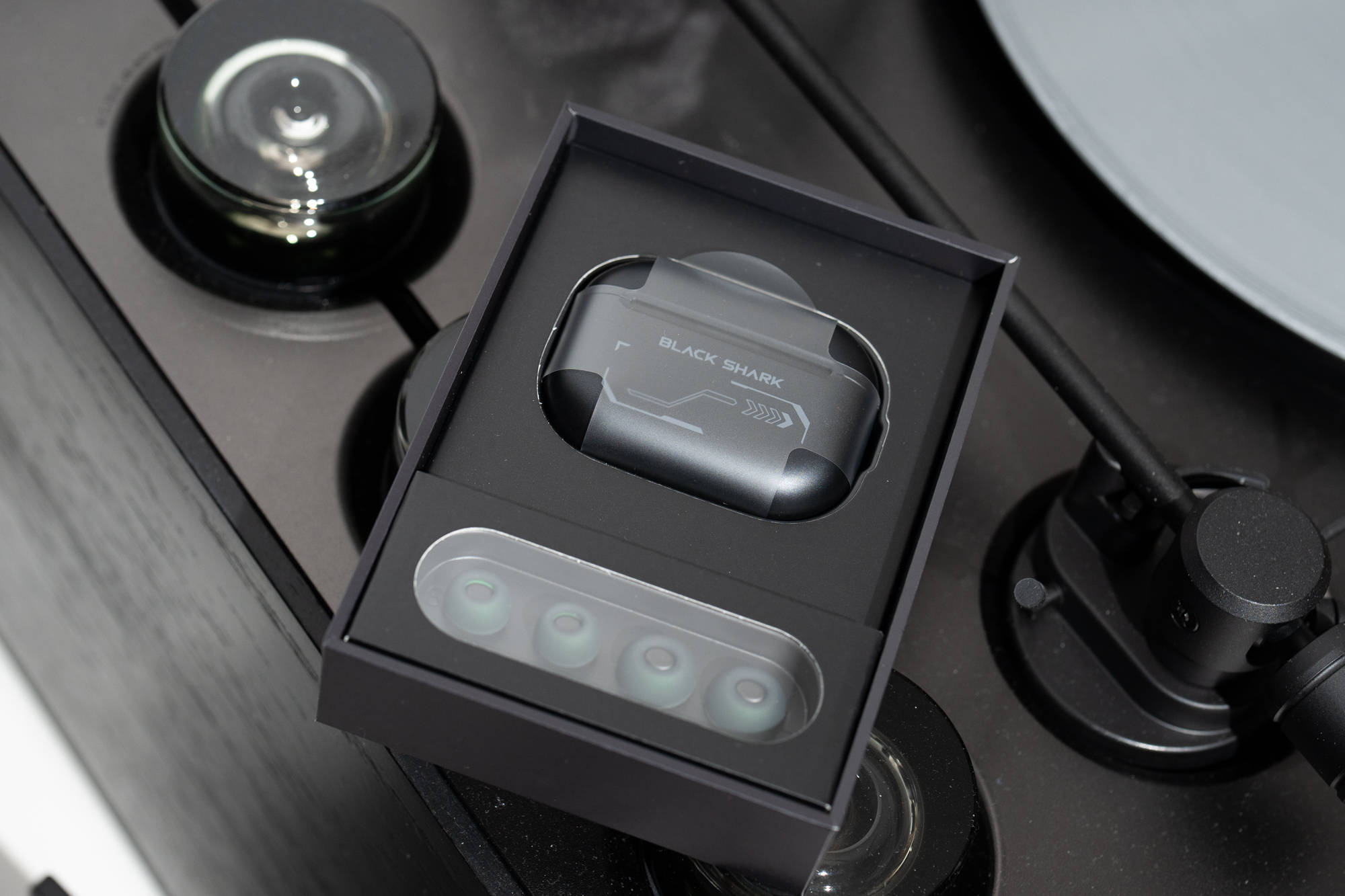 把降噪发挥到极致的黑鲨凤鸣真无线蓝牙耳机