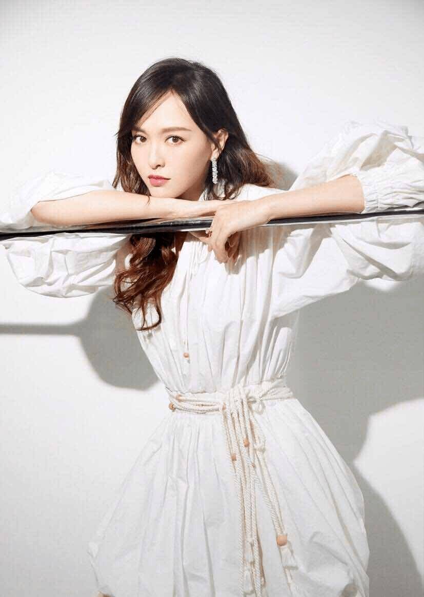 唐嫣的美颜真叫人移不开眼!