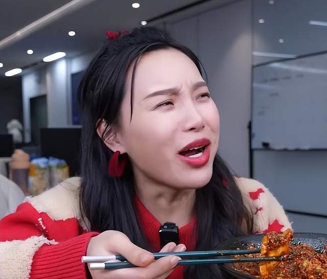 网红“小贝饿了”遭起底:老公在药监局上班 疑卖伪劣产品(图8)