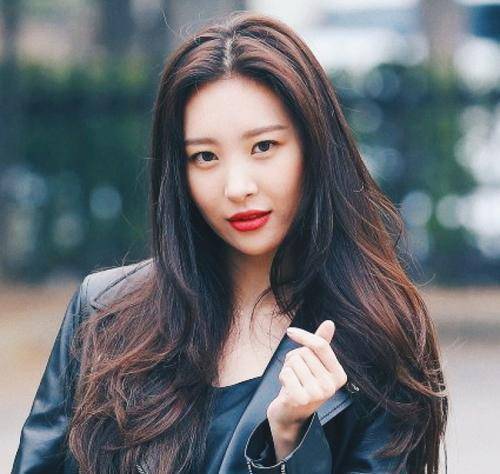 爆红后父亲突然上节目,她坦言:没有血缘关系_宣美_girls_wonder