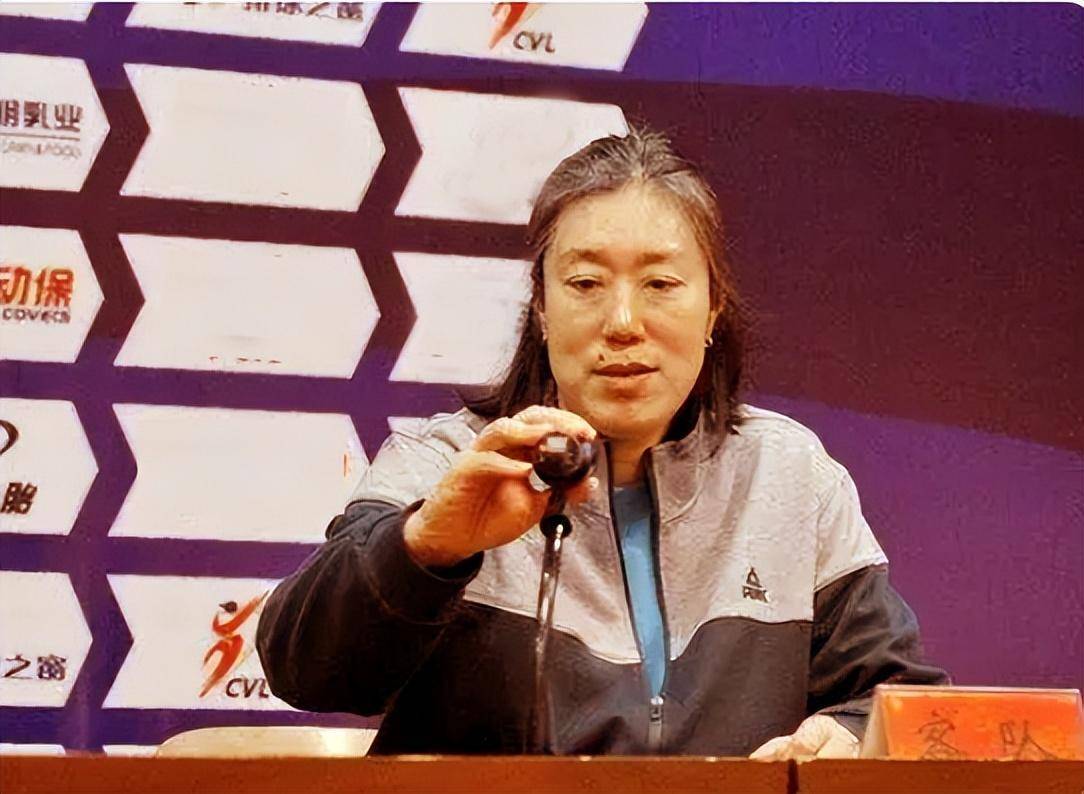女排名将吴咏梅:运动生涯有坎坷,丈夫曾是男排队员_中国女排_郎平