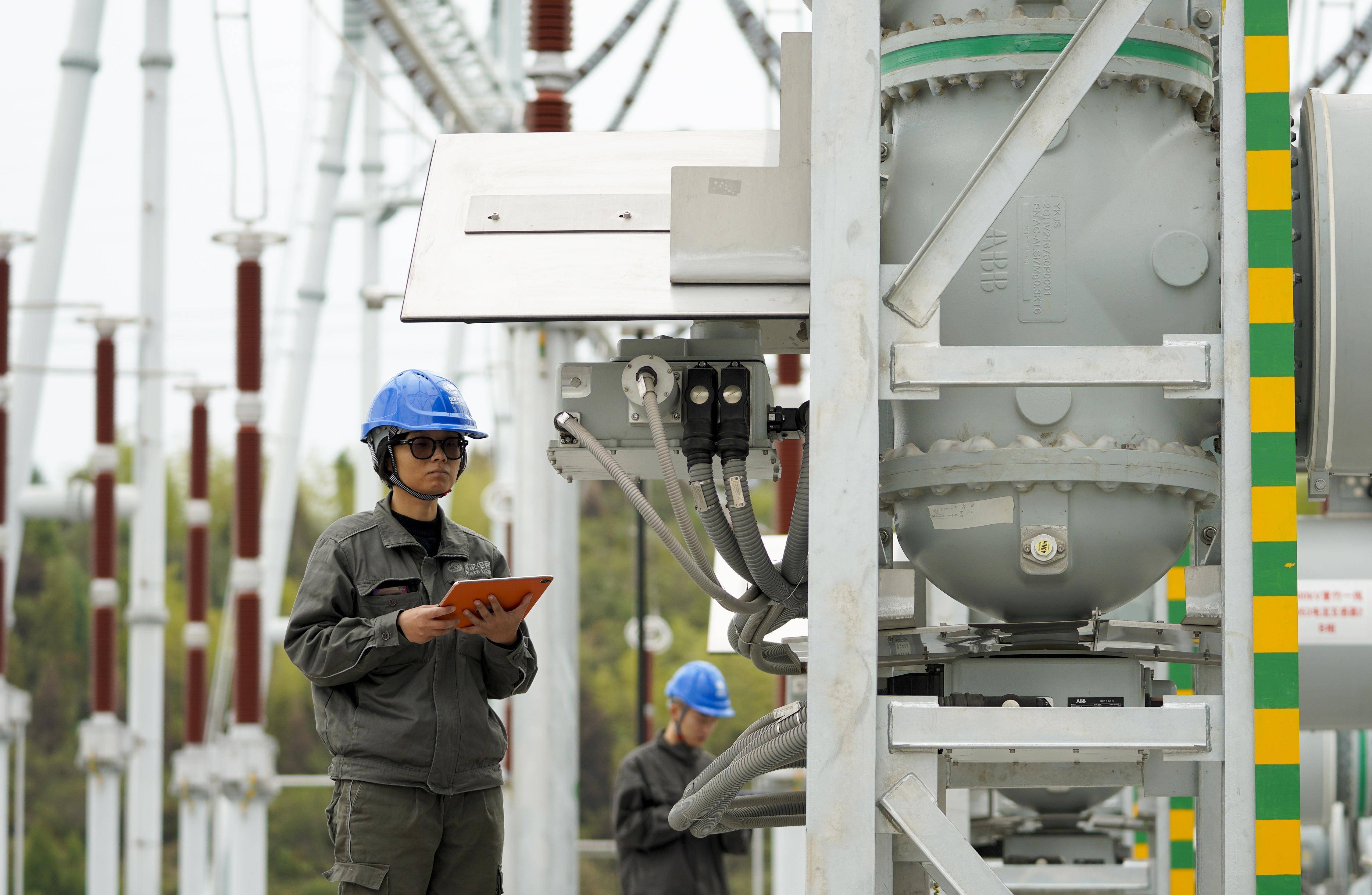 (新华全媒 )重庆发电厂环保迁建 500千伏送出工程顺利投运_公司_电力