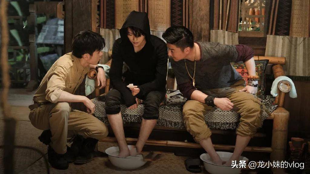 假如终极笔记里的张起灵有个女朋友,会是什么情况?_小哥_张海容_吴邪