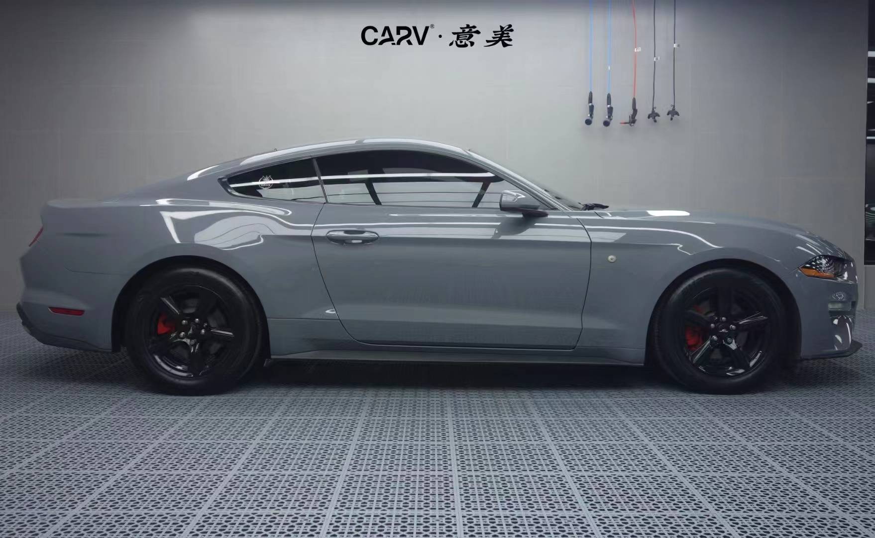 福特野马卡孚carv改色膜白金纳多灰,质感一流的颜色_搜狐汽车_搜狐网