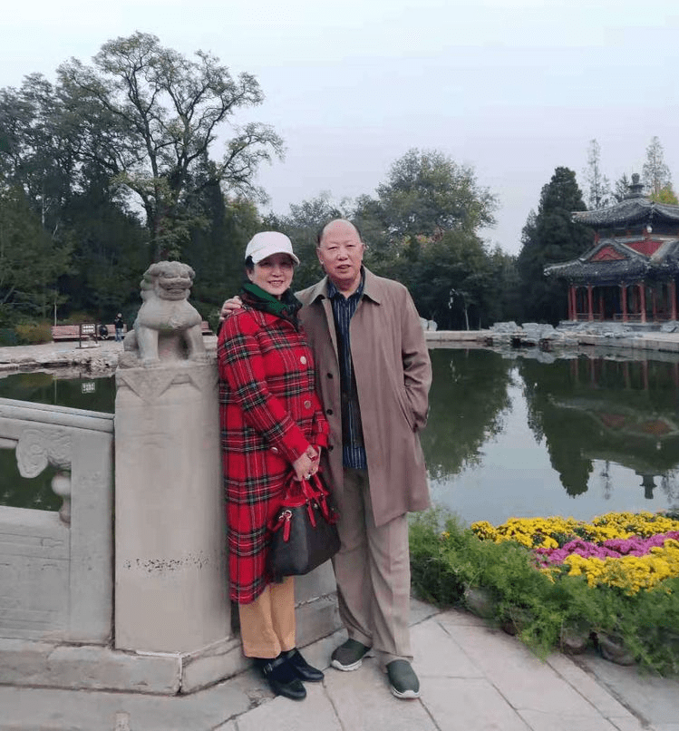 "书法皇帝"田英章:磨穿砚台30多方,今生最愧对的人是妻子_父亲_田荫亭