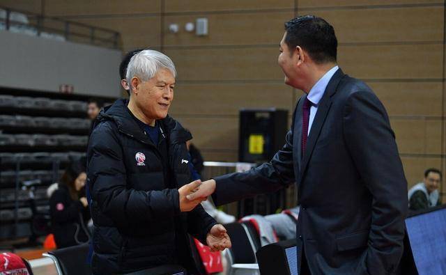 80岁蒋兴权和51岁巩晓彬,用交易高诗岩表明已化解20年恩怨_山东男篮