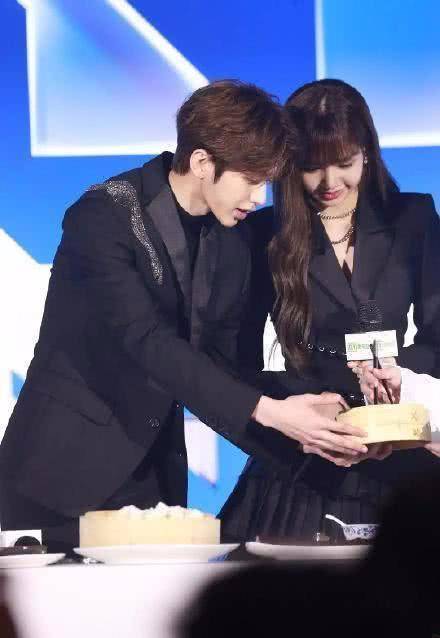 lisa和蔡徐坤cp成真?