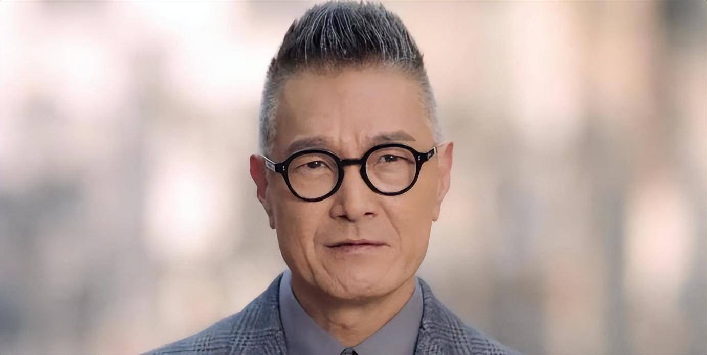 卢惠光是泰国华侨,早年曾在香港泰拳比赛中获得七连冠.