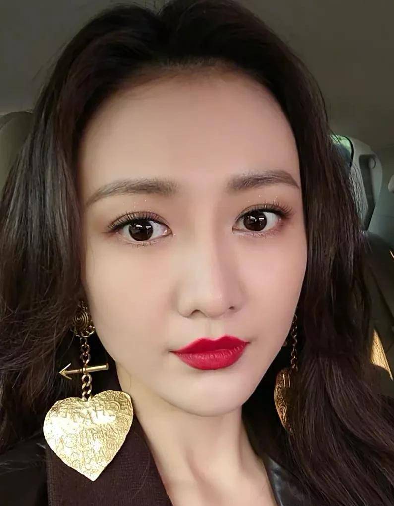 "黑脸"点评姐姐?这次换她被怼了_王鸥_舞台_皮肤