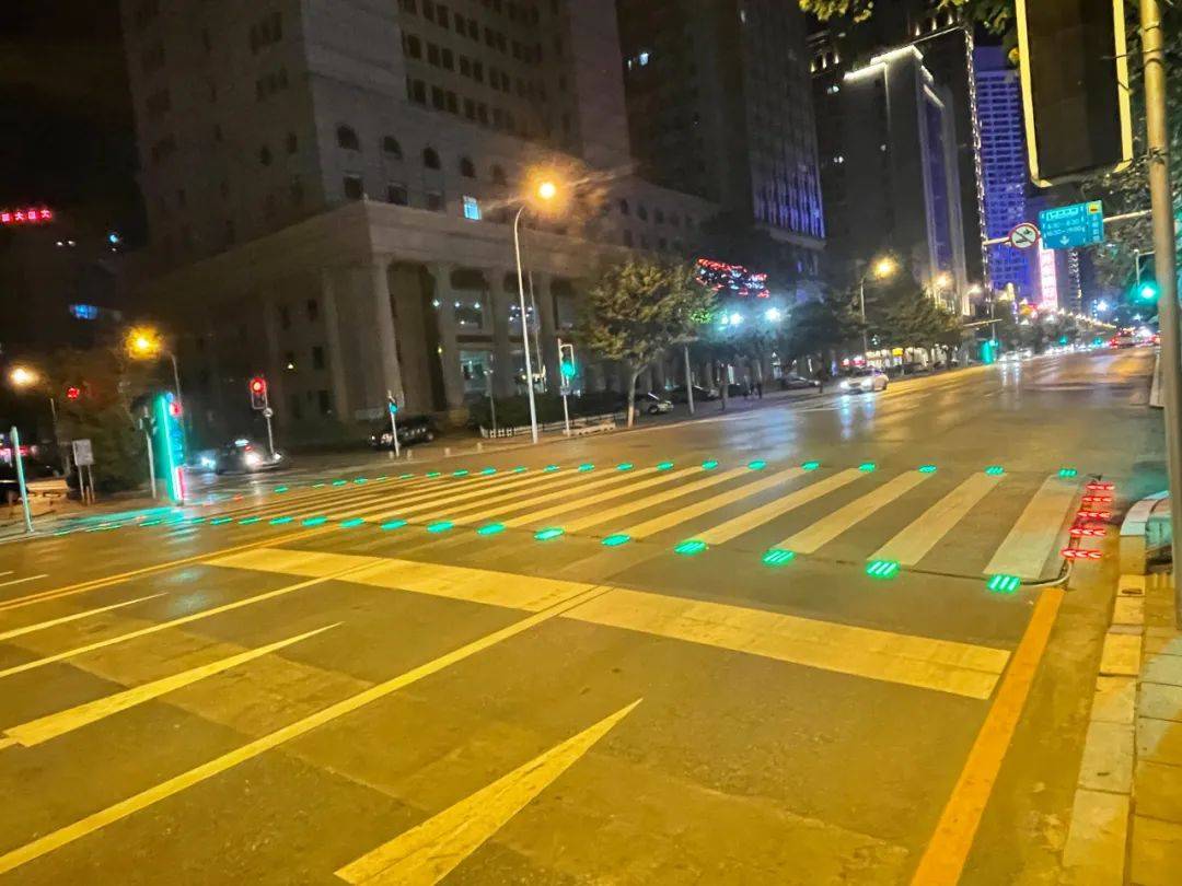 画斑马线，道路斑马线怎么划线-斑马线划线-深圳市蓝西特科技有限公司