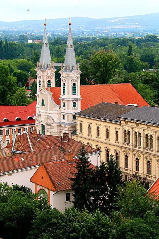 匈牙利埃斯泰尔戈姆大教堂_广场_雕像_李斯特