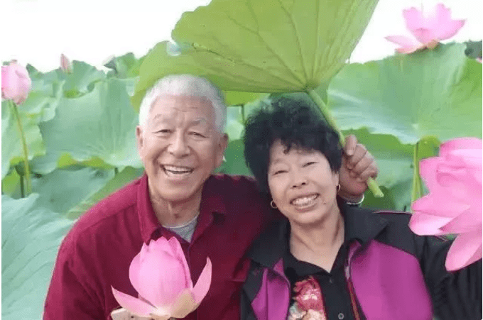 张洪杰：对瘫痪发妻不离不弃，76岁不敢老去，啃老的儿女成他心病