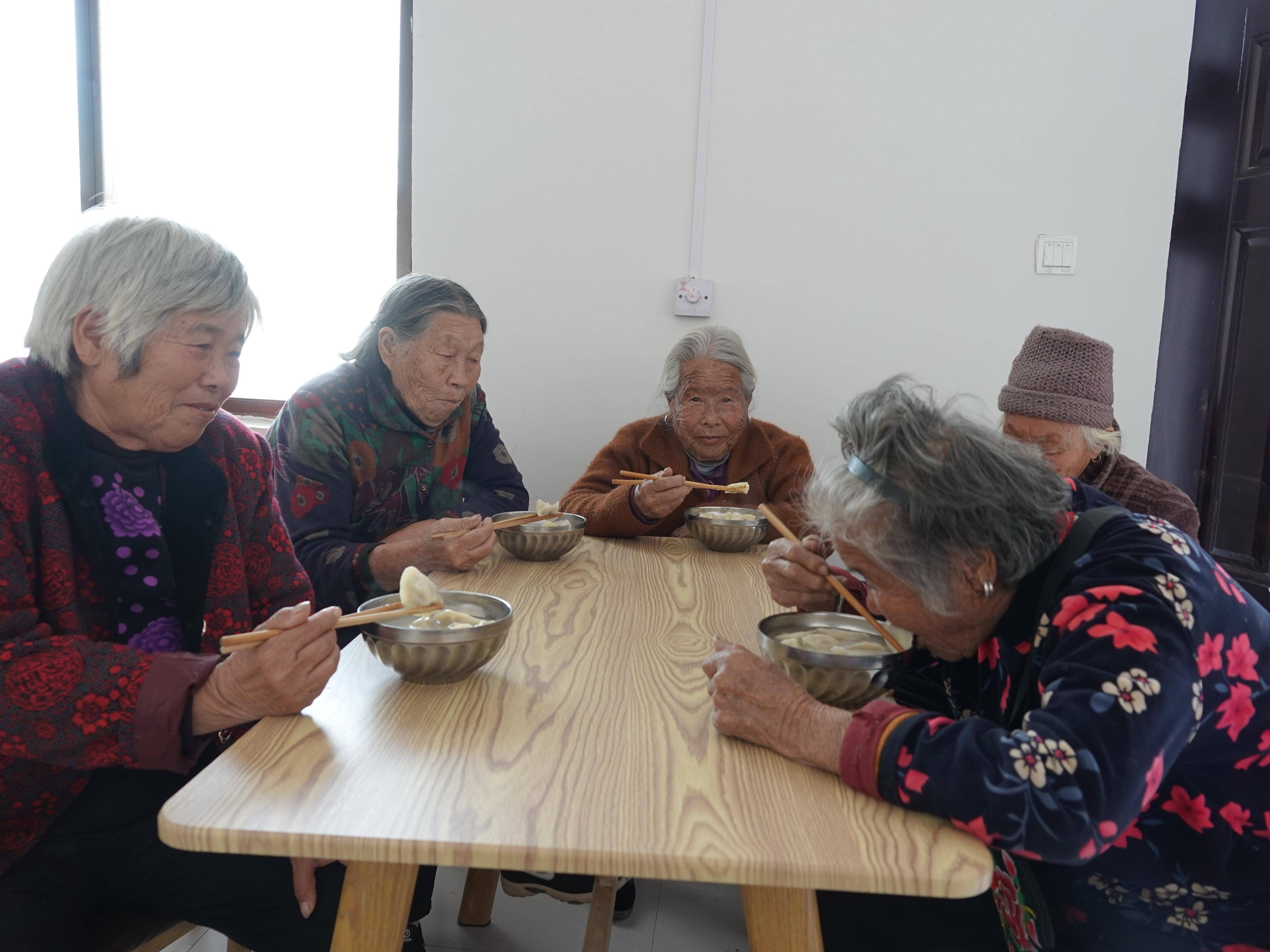老年食堂吃出"幸福好滋味"_老人_村里_王营