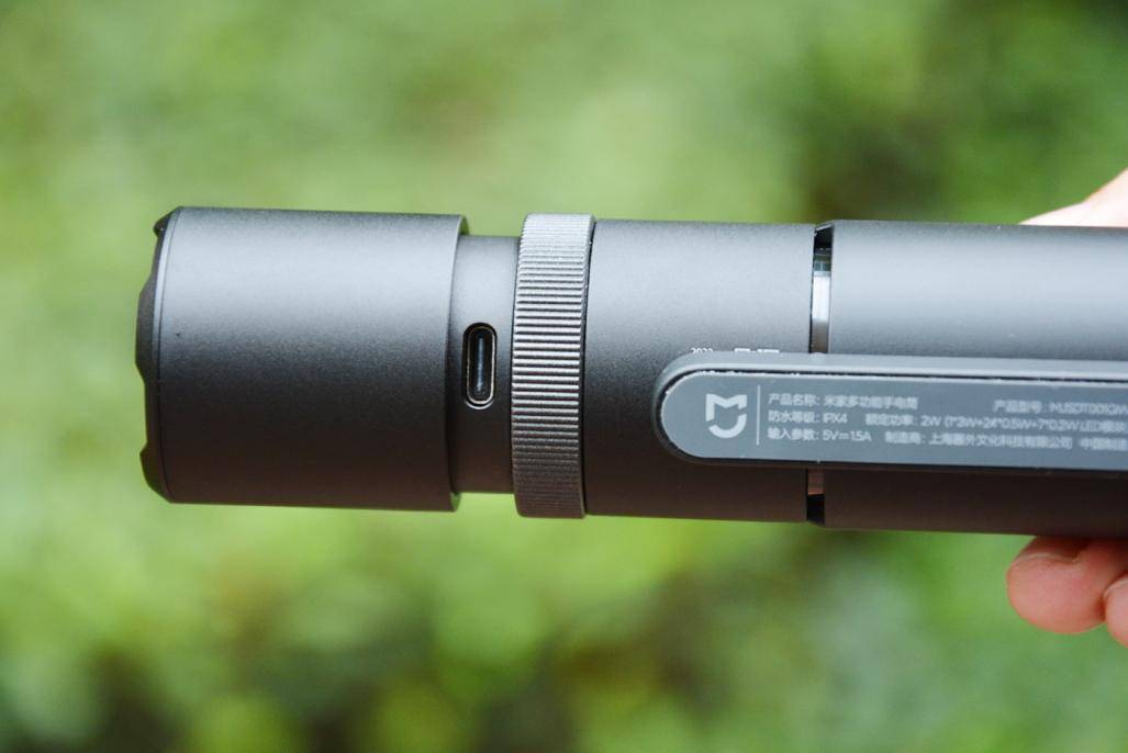 小米米家多功能手电筒测评:带破窗器,能割安全带,守护出行安全