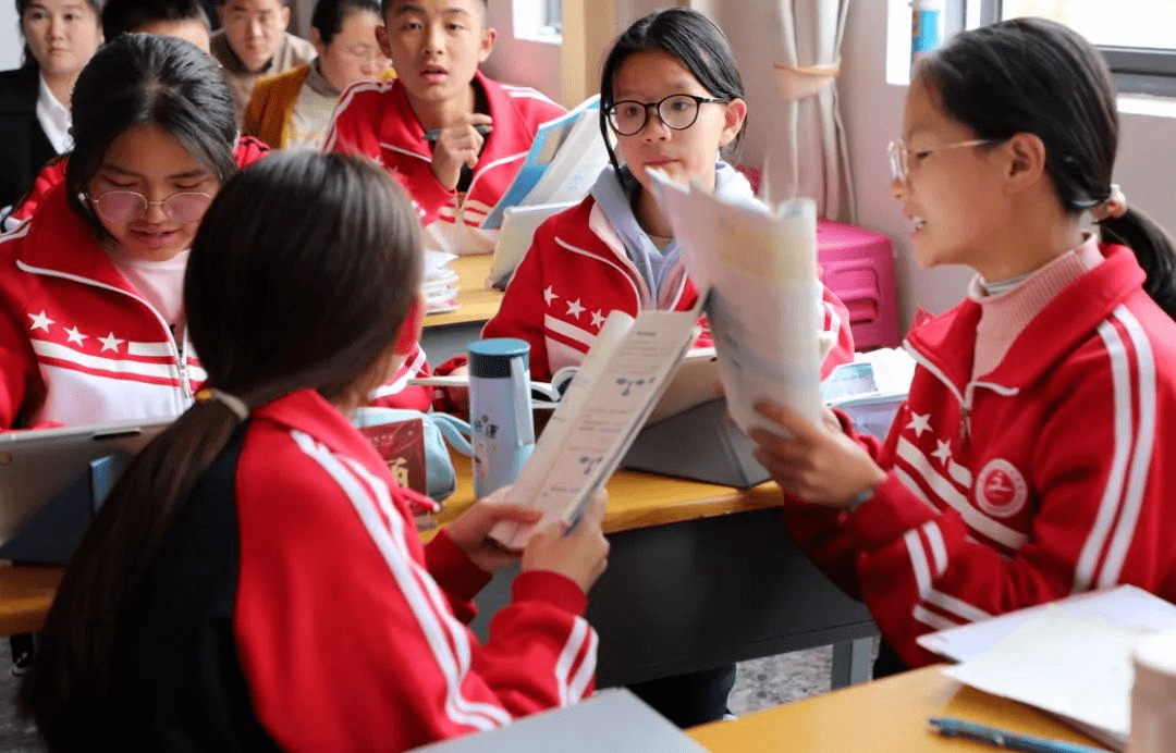 春风化雨 智慧之行:云南曲靖会泽县东陆高中初中部举办"智慧课堂"竞赛