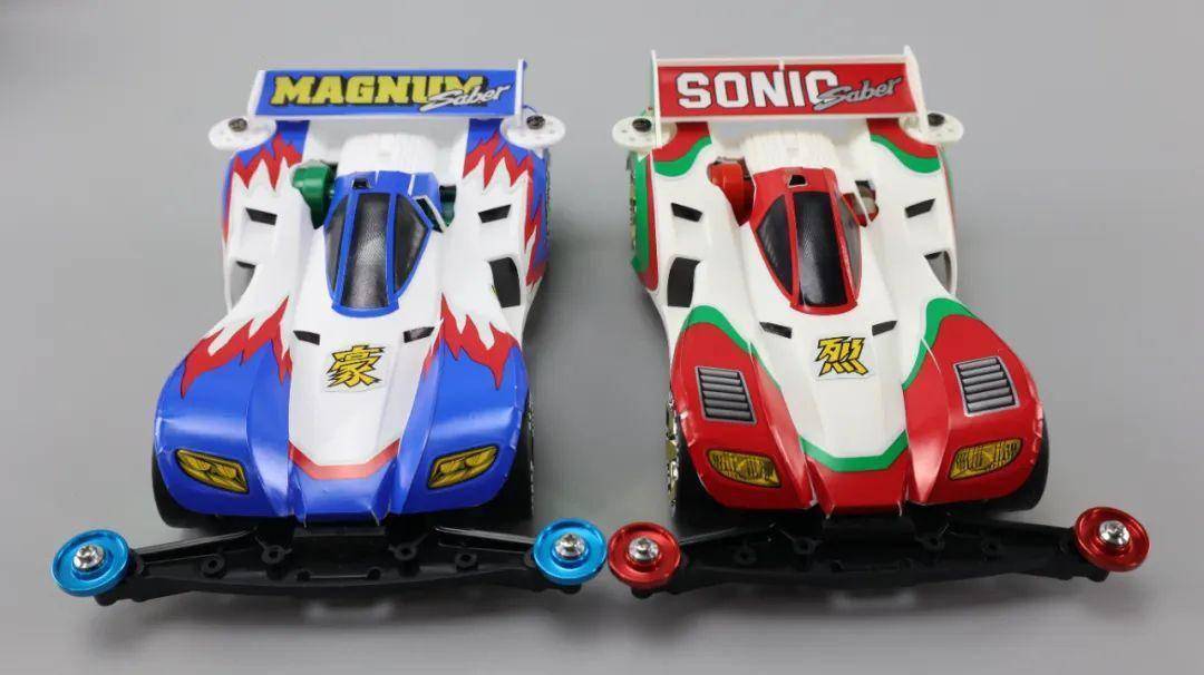 一定是很多人的童年吧,那么你知道小豪小烈一共有多少辆四驱车吗?