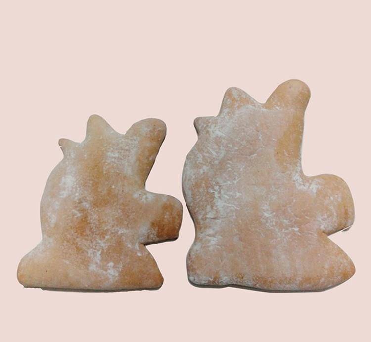 这可能是一种潮汕人的喜爱吧,仍然把这种饼叫"鹿",希望吃了之后能像鹿