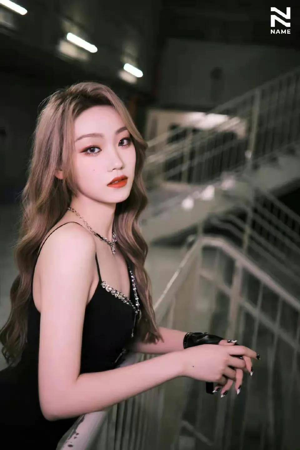 蔡徐坤,杨超越,刘惜君,into1,时代少年团,name_造型_刘雨昕_女明星