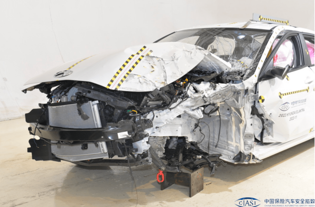 2022中保研碰撞结果,某热门电动车a柱弯折_搜狐汽车_搜狐网
