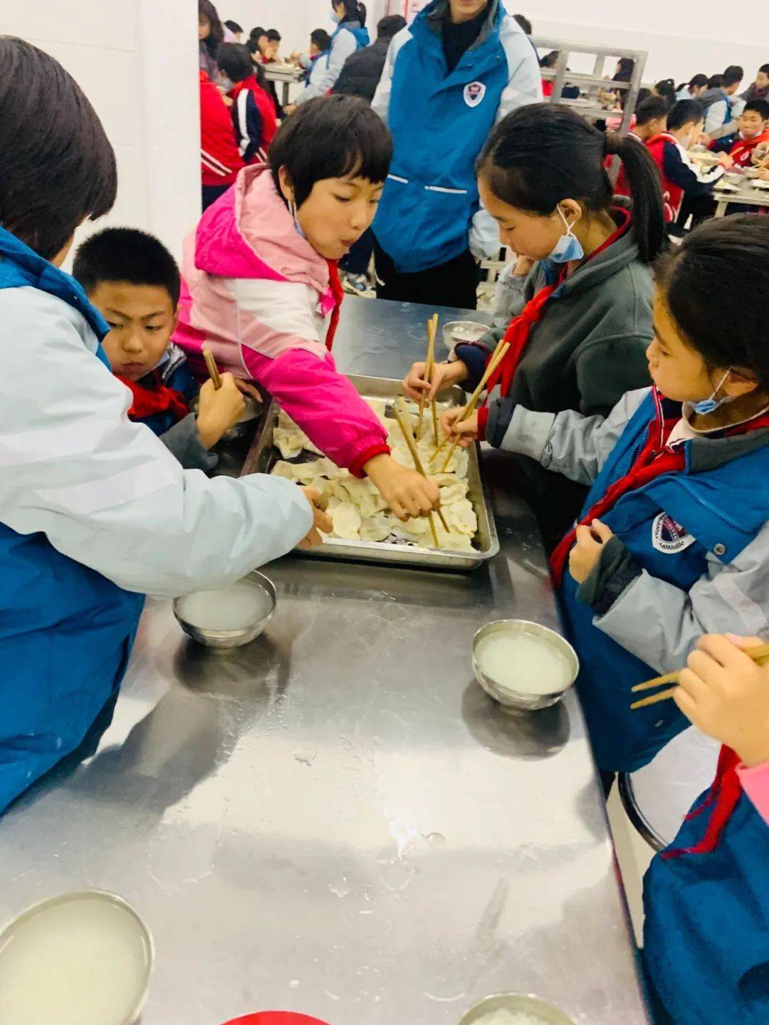 【平阴县育才学校】 看过来~缤纷校园生活已开启_疫情_活动_饺子皮